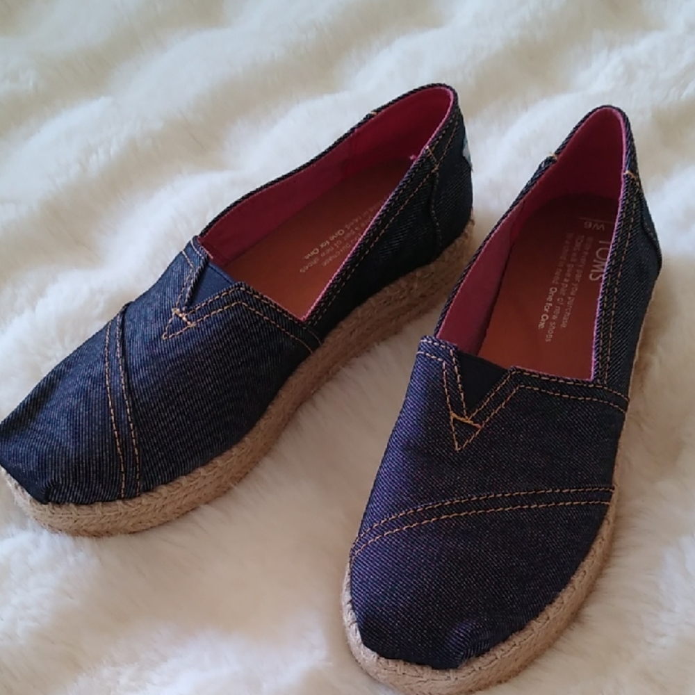 TOMS Women's Navy Denim Espadrille Flats - 6W